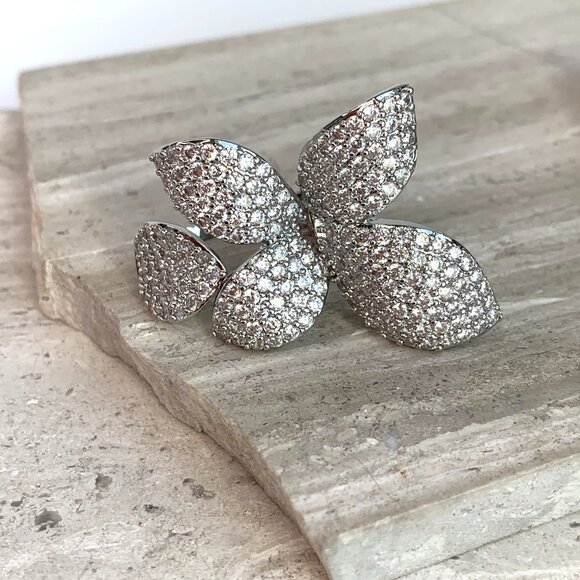NEW ~ Anthropologie Adina Eden Fancy Flower Petal Silver Ring — Adjustable band - Picture 11 of 16